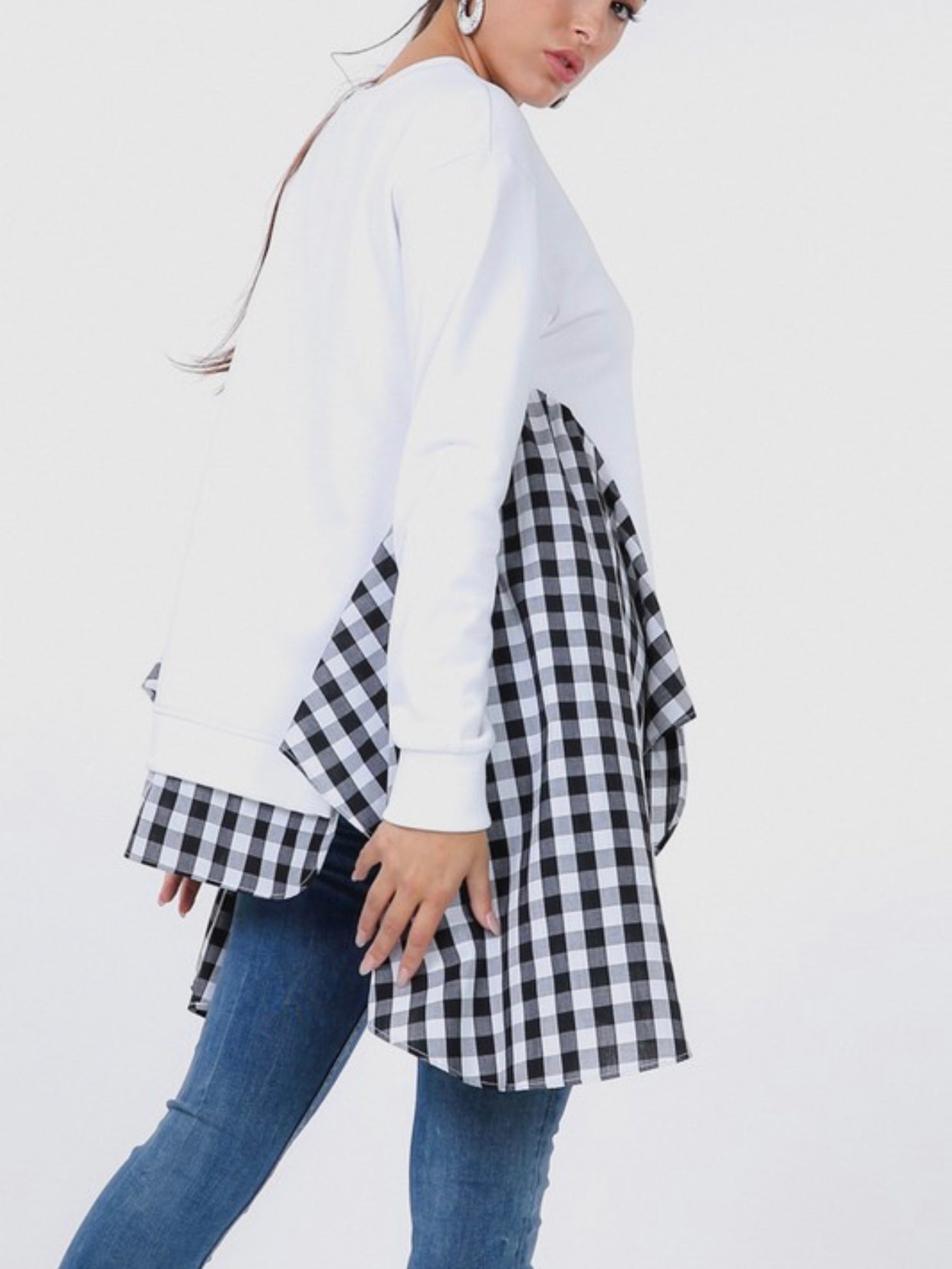 Sweatshirt with Asymmetrical Checkered Hem