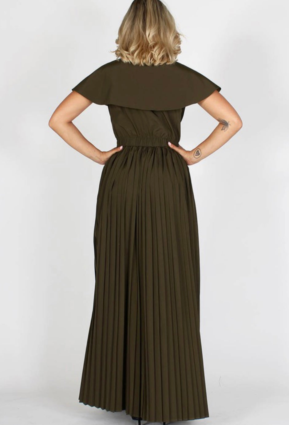Maxi Pleated Dress With Pockets