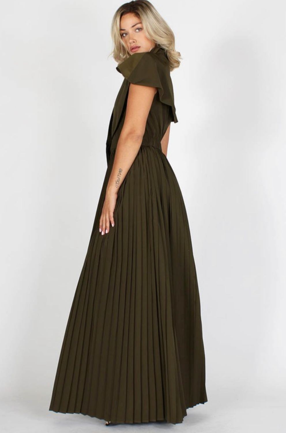 Maxi Pleated Dress With Pockets