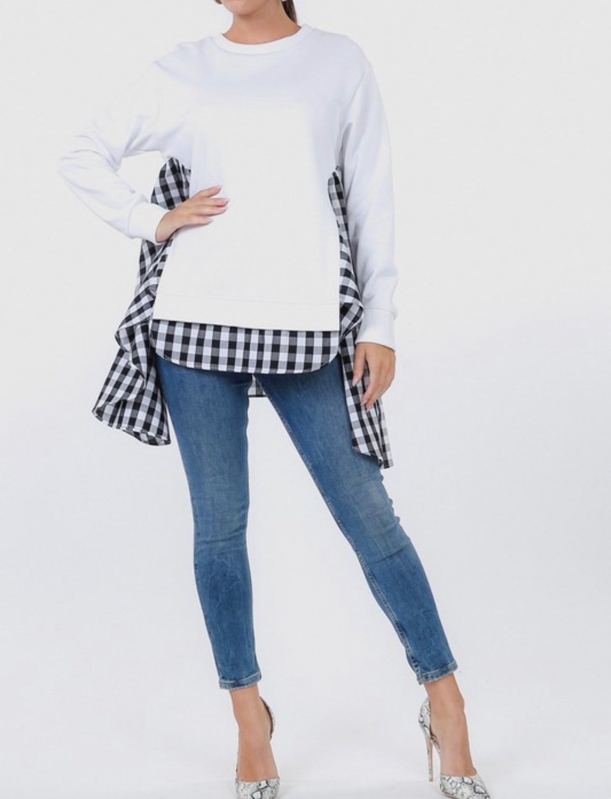 Sweatshirt with Asymmetrical Checkered Hem