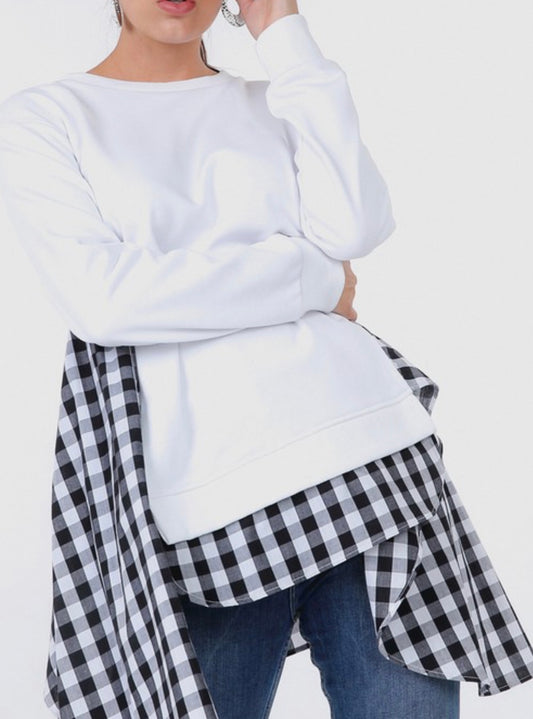 Sweatshirt with Asymmetrical Checkered Hem